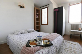 Apartment overlooking the Tour Eiffel